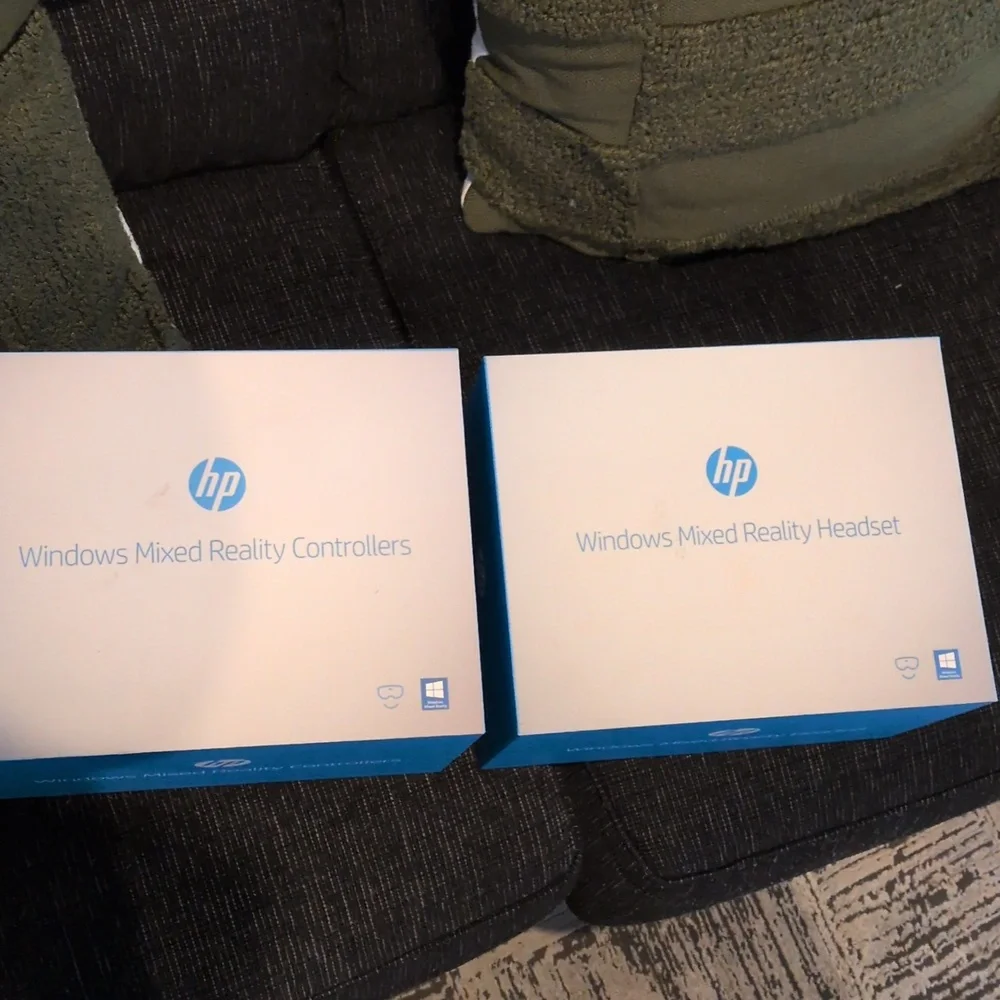 NIB HP VR Headset And Controllers